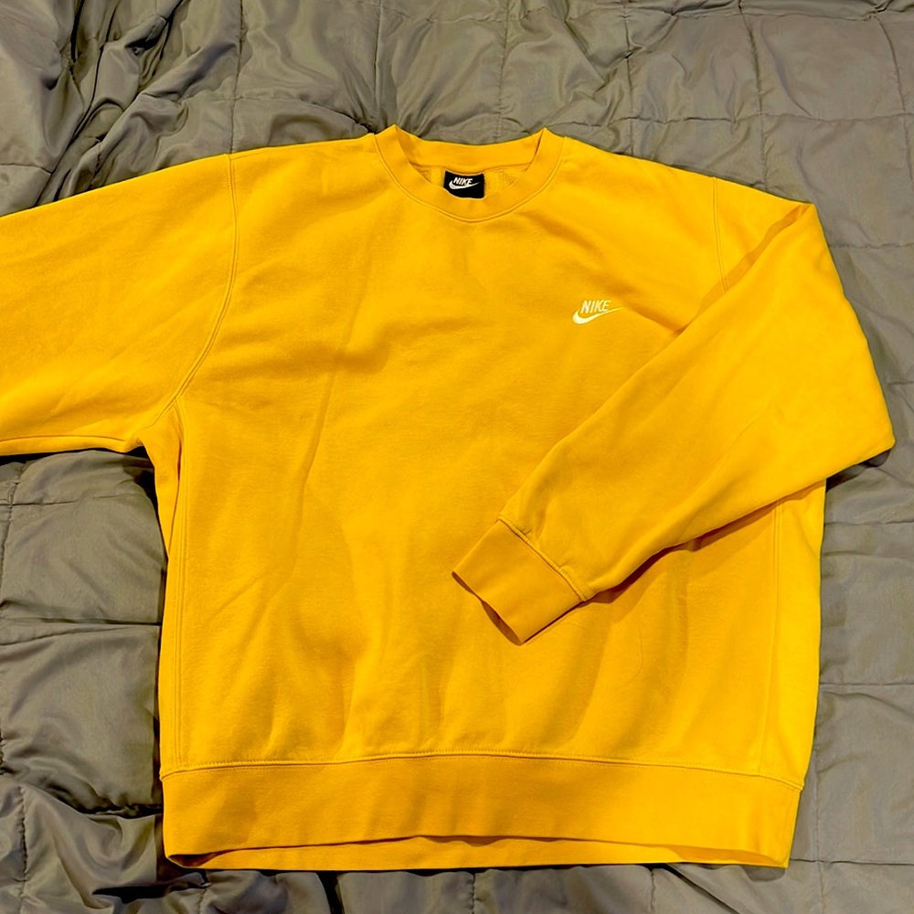 Nike Mens XL Yellow Crewneck Sweatshirt